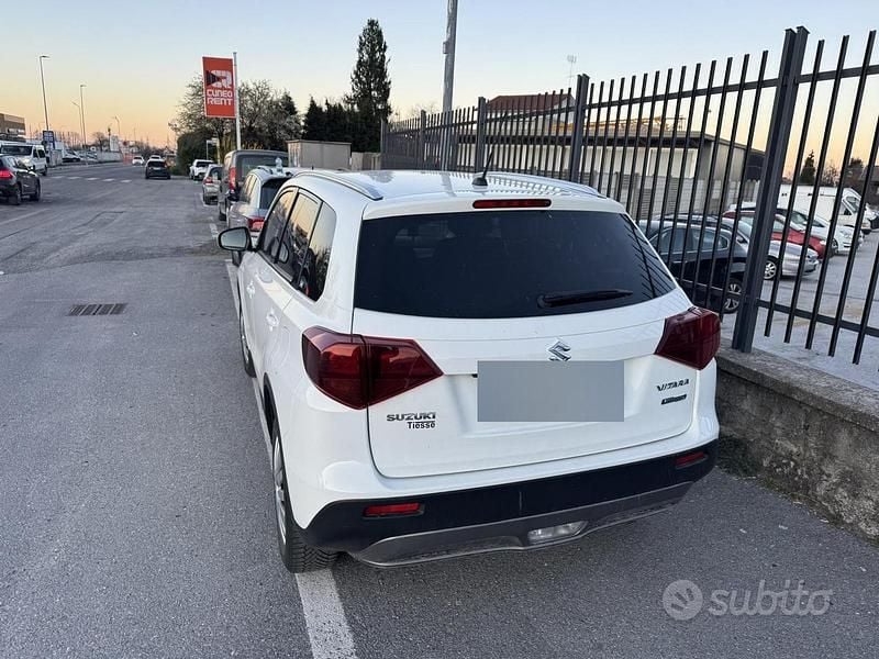 Usata Suzuki Vitara 140 CV (102 kW) 2023 Bianco SUV