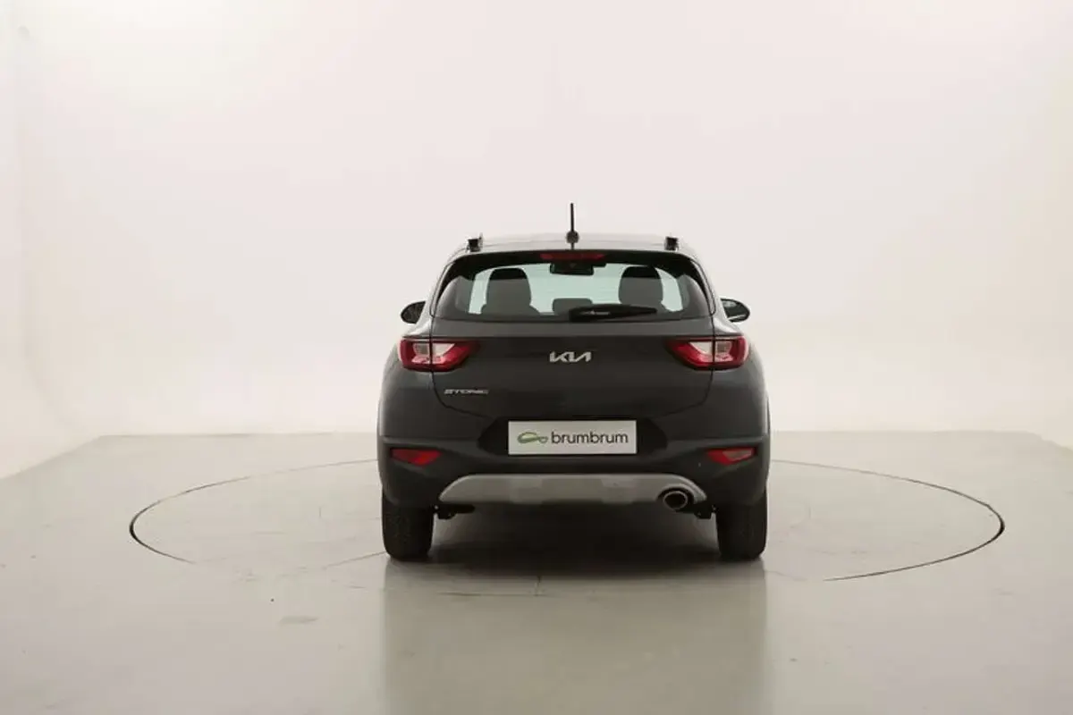 Usata Kia Stonic Style 101 CV (74 kW) 2022 Grigio SUV