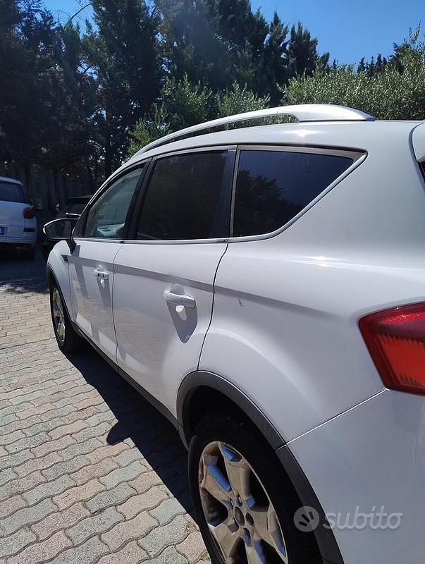 Usata Ford Kuga Titanium 136 CV (100 kW) 2010 Bianco SUV