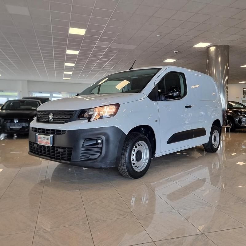 Usata Peugeot Partner Premium 131 CV (96 kW) 2022 Bianco Monovolume