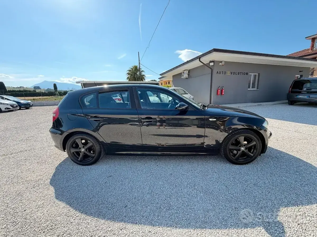 Usata BMW 118 143 CV (105 kW) 2008 Nero Utilitaria