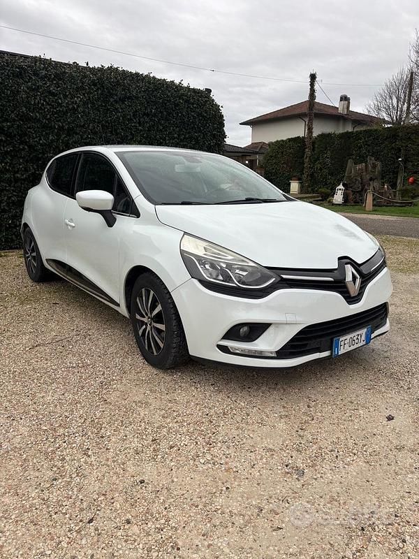 Usata Renault Clio IV Intens 75 CV (55 kW) 2016 Other Berlina