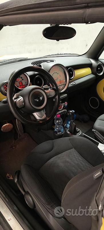 Usata Mini Cooper S Cabriolet 174 CV (127 kW) 2009 Giallo Cabrio
