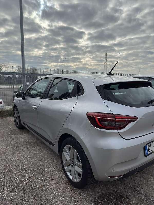 Usata Renault Clio V Business 91 CV (66 kW) 2022 Argento Berlina