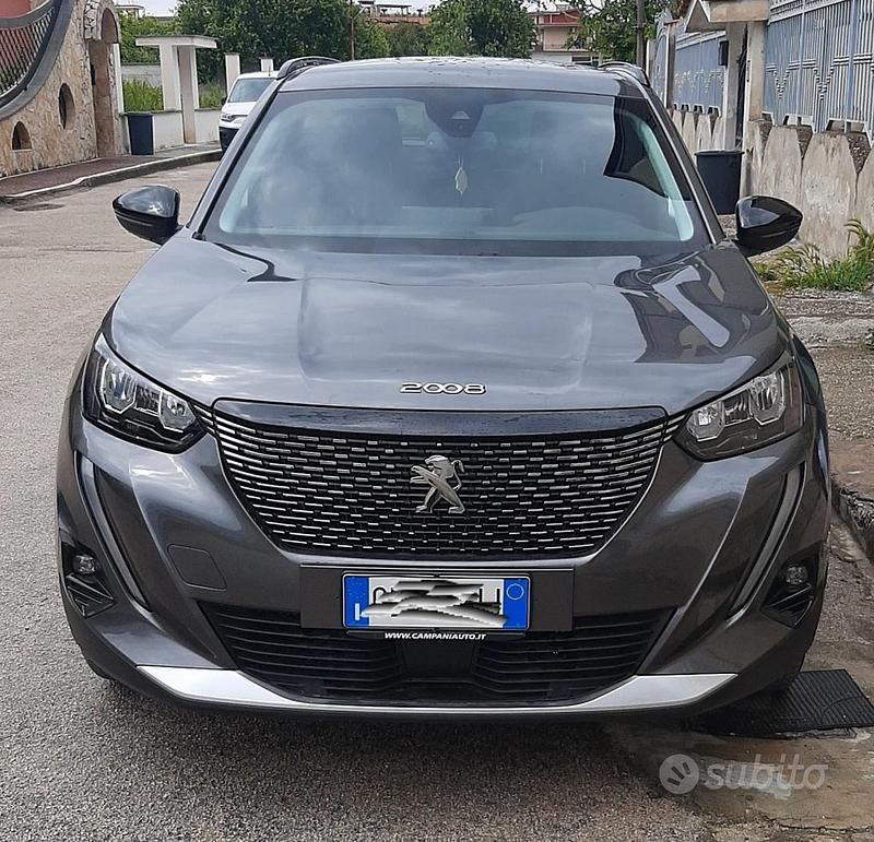Usata Peugeot 2008 102 CV (75 kW) 2022 Grigio SUV