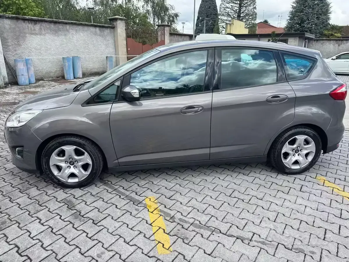 Usata Ford C-MAX 120 CV (88 kW) 2015 Grigio Monovolume