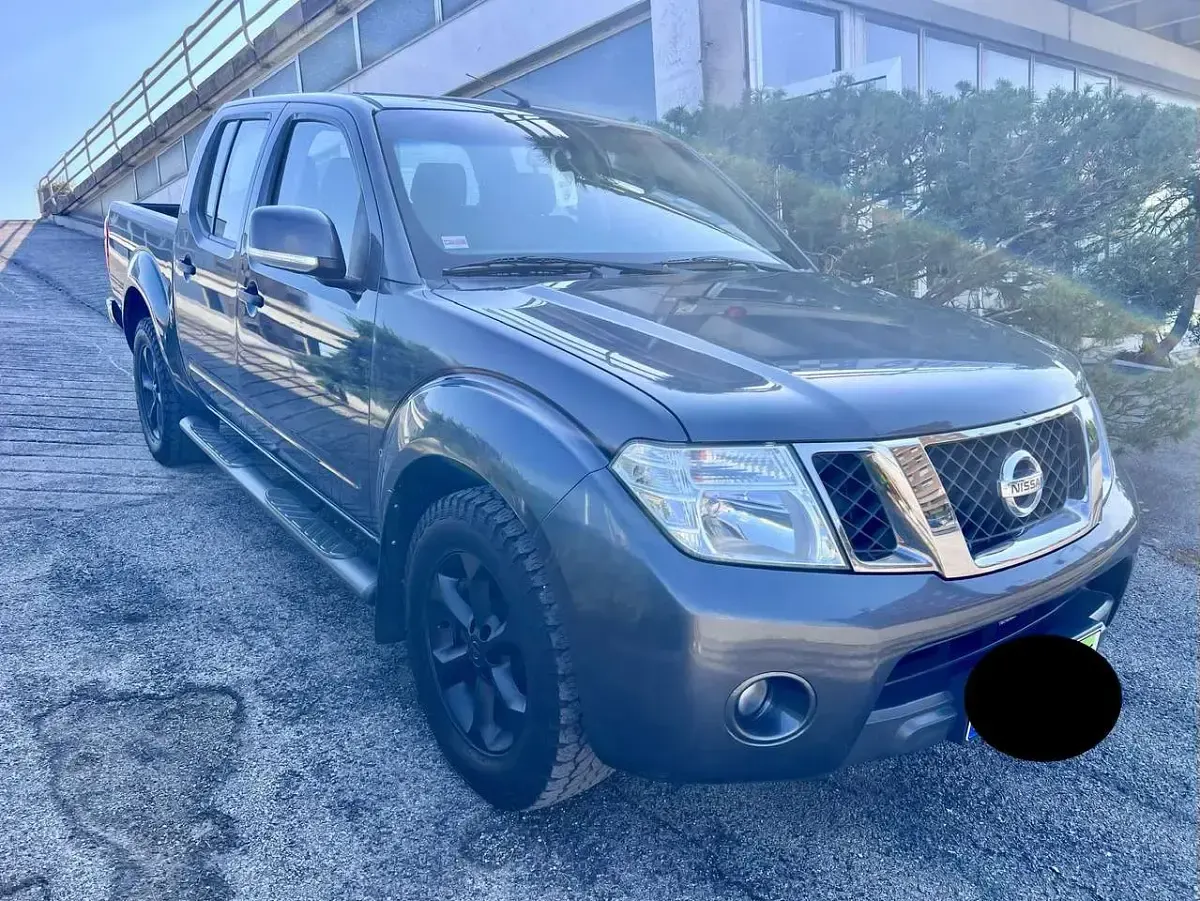 Usata Nissan Navara Platinum 190 CV (139 kW) 2015 Grigio Pick-up