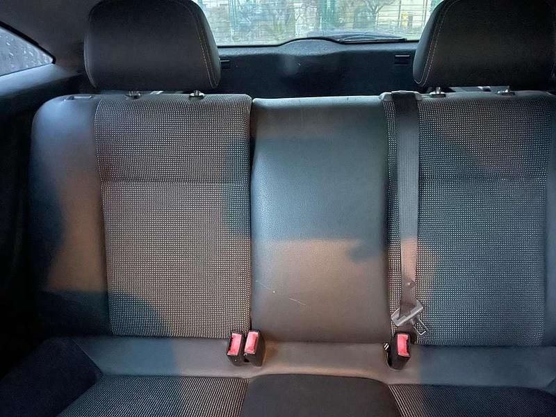 Usata Opel Astra GTC Enjoy 110 CV (80 kW) 2010 Bianco Berlina