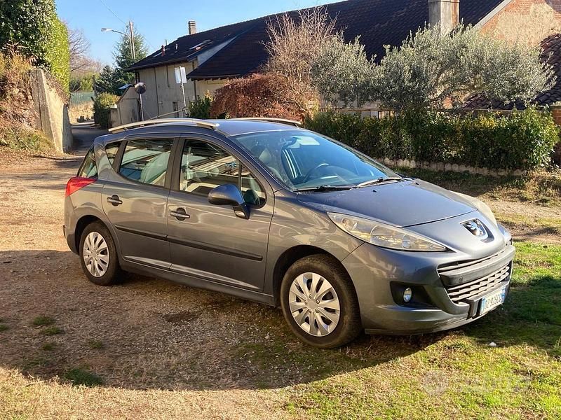 Grigio Usata 2009 Peugeot 207 Station wagon | 1900 € (Ottimo prezzo) - Immagine 1/4