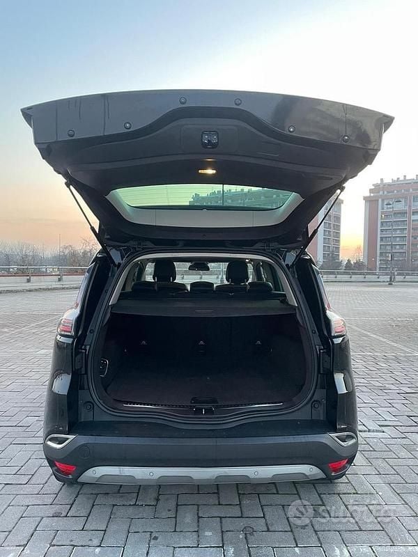 Usado Renault Espace Initiale Paris 160 CV (117 kW) 2016 Negro Monovolumen