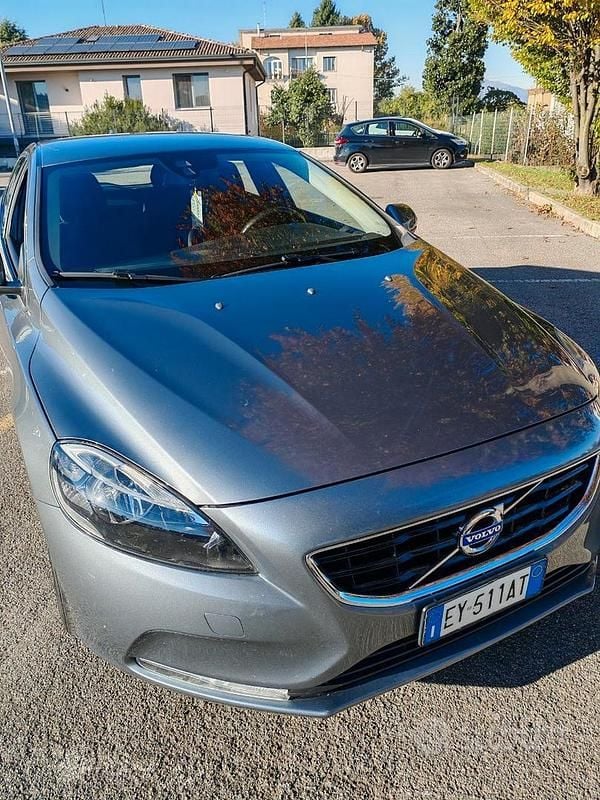 Gebraucht Volvo V40 120 PS (88 kW) 2015 Limousine