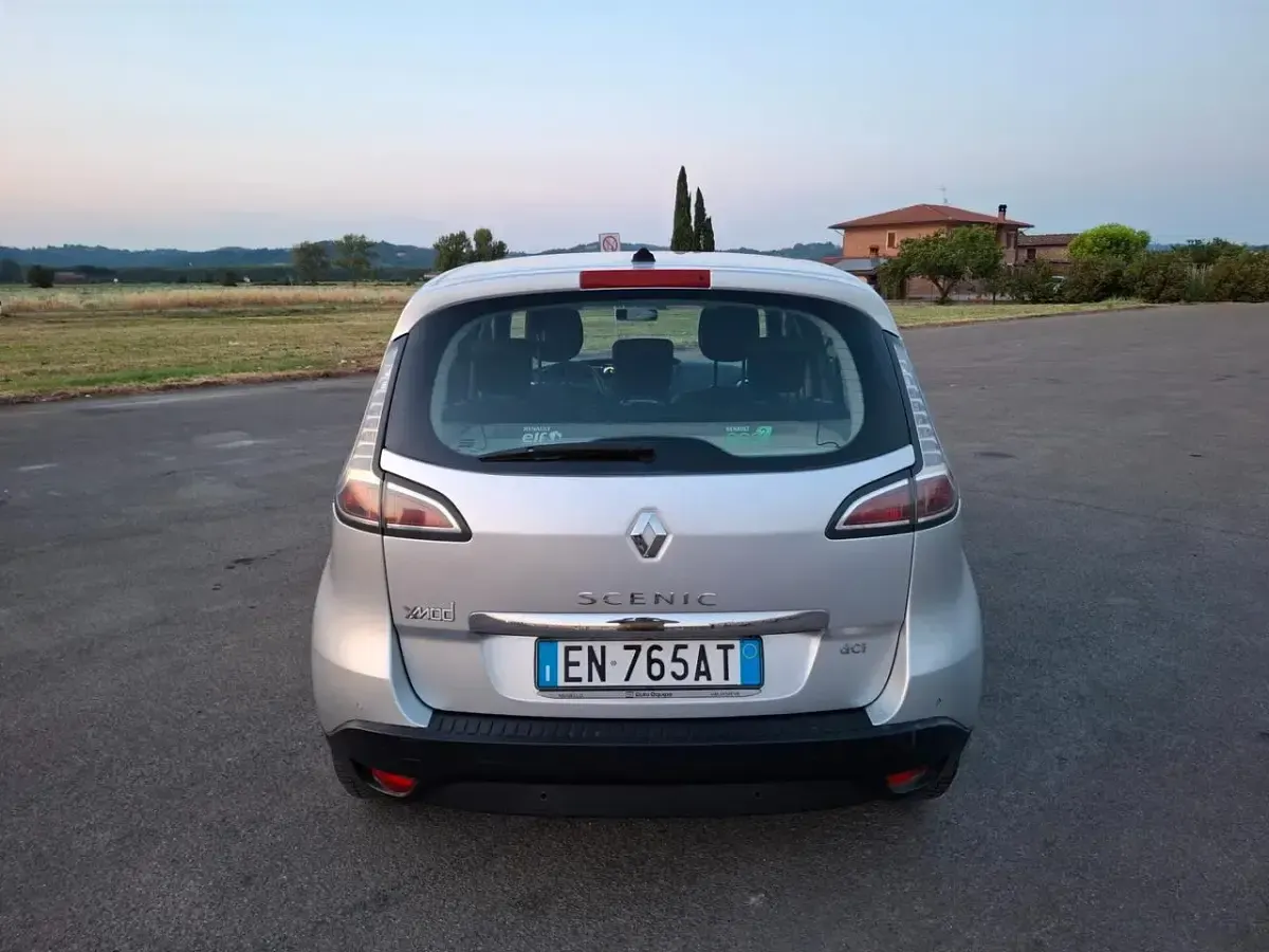 Usata Renault Scénic III Bose Edition 110 CV (80 kW) 2012 Argento Monovolume