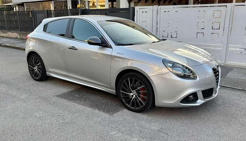 Usata Alfa Romeo Giulietta Executive 150 CV (110 kW) 2015 Argento Utilitaria