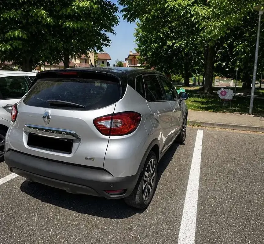 Usata Renault Captur Intens 90 CV (66 kW) 2018 Grigio SUV