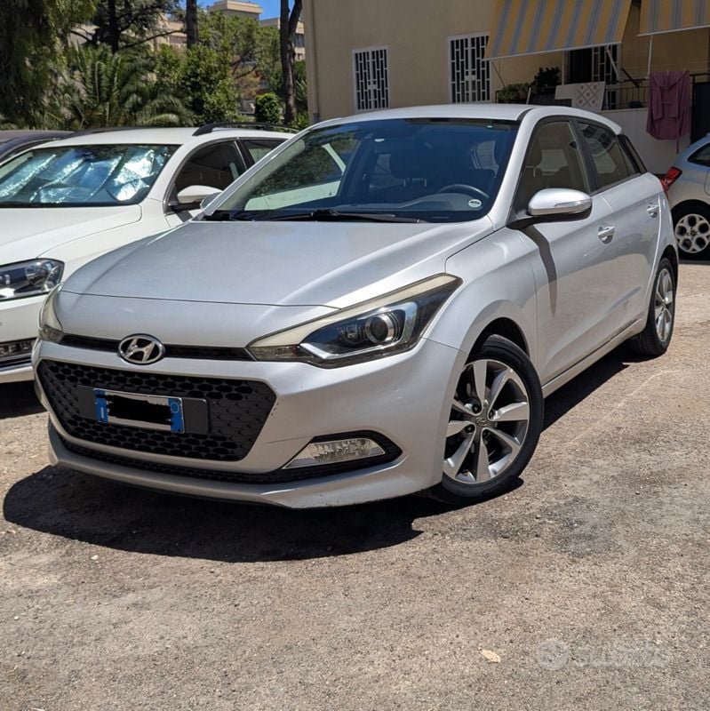 Usata Hyundai i20 84 CV (61 kW) 2015 Grigio Utilitaria