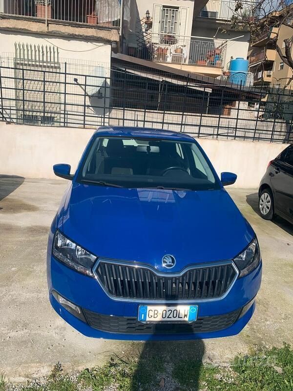 Blu Usata 2020 Skoda Fabia Due volumi | 10.000 € (Ottimo prezzo) - Immagine 1/4