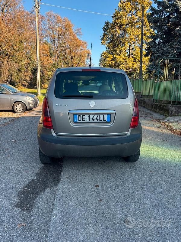 Usata Lancia Musa 95 CV (69 kW) 2006 Monovolume