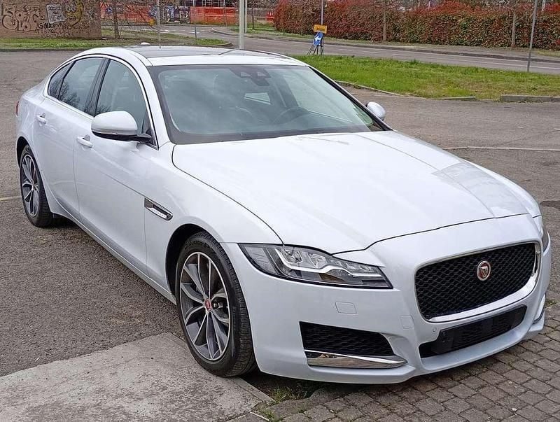 Usata Jaguar XF Prestige 300 CV (220 kW) 2018 Berlina
