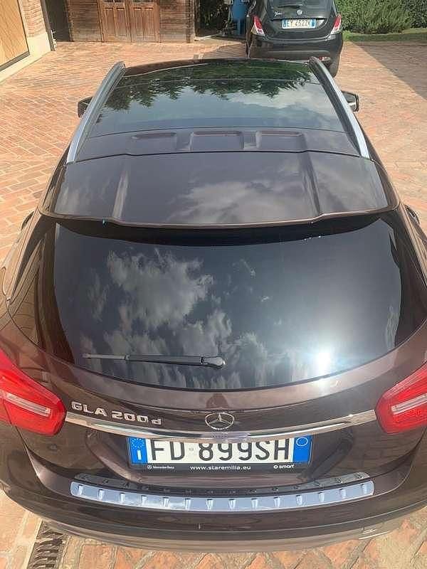 Usata Mercedes GLA200 Business 136 CV (100 kW) 2016 Marrone SUV