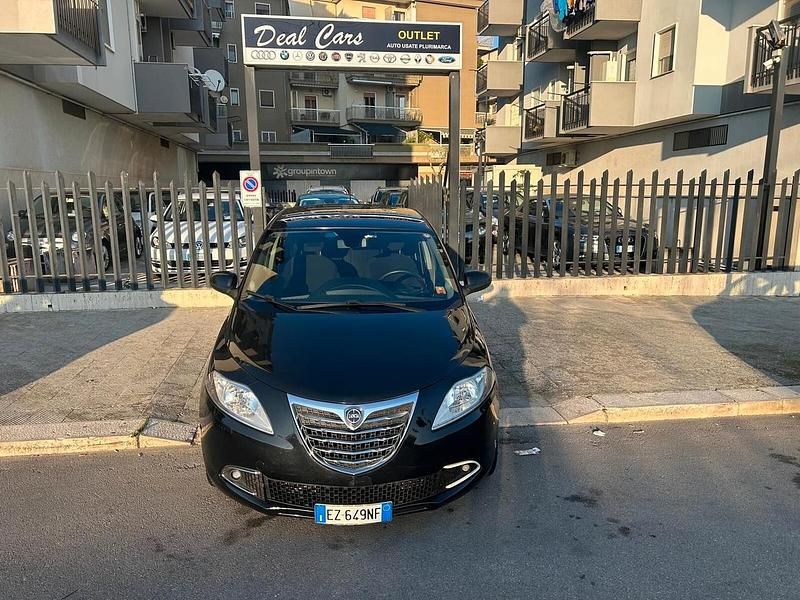 Usata Lancia Ypsilon S 95 CV (69 kW) 2015 Nero Utilitaria