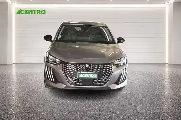 Usata Peugeot 208 Allure 100 CV (73 kW) 2025 Grigio Utilitaria