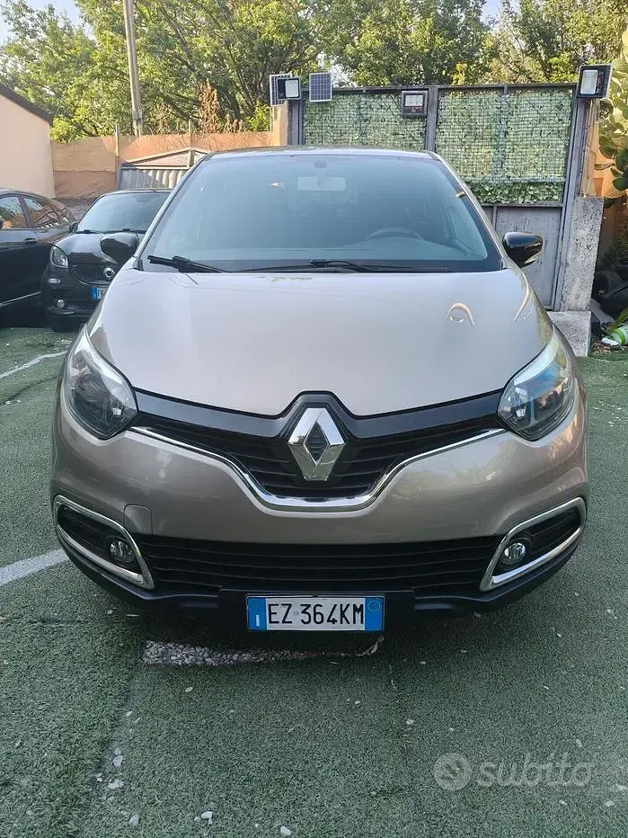 Usata Renault Captur 90 CV (66 kW) 2015 Giallo SUV