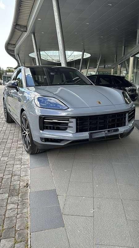 Grigio Usata 2024 Porsche Cayenne Coupe Coupé | 125.000 € - Immagine 1/4