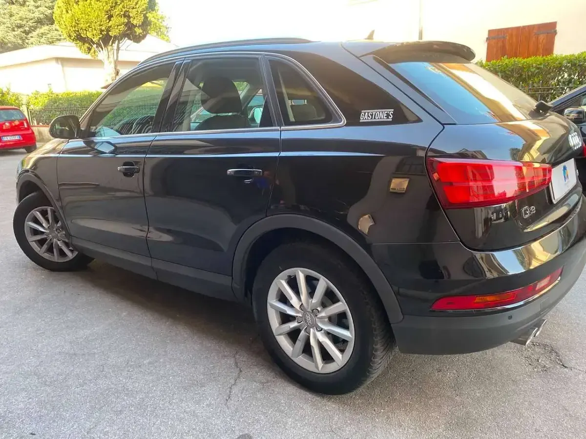 Usata Audi Q3 Business 120 CV (88 kW) 2015 Nero SUV
