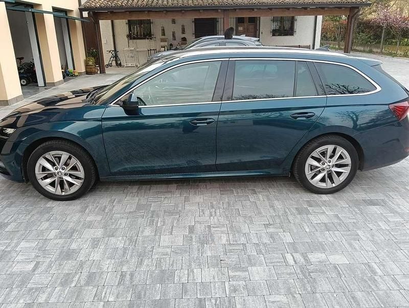 Usado Skoda Octavia G-TEC Style 131 CV (96 kW) 2020 Azul Familiar