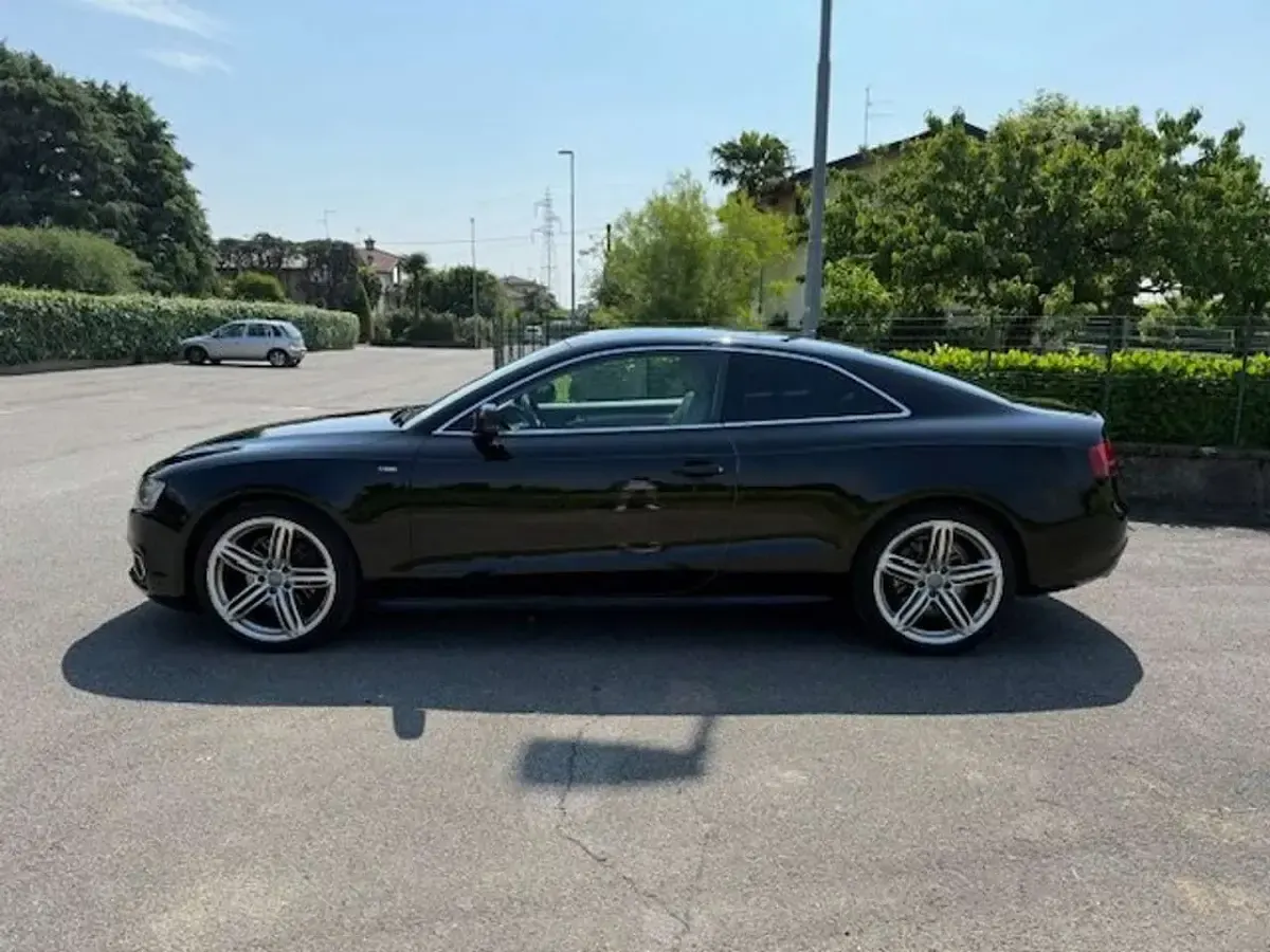 Usata Audi A5 Ambiente 160 CV (117 kW) 2011 Nero Coupé