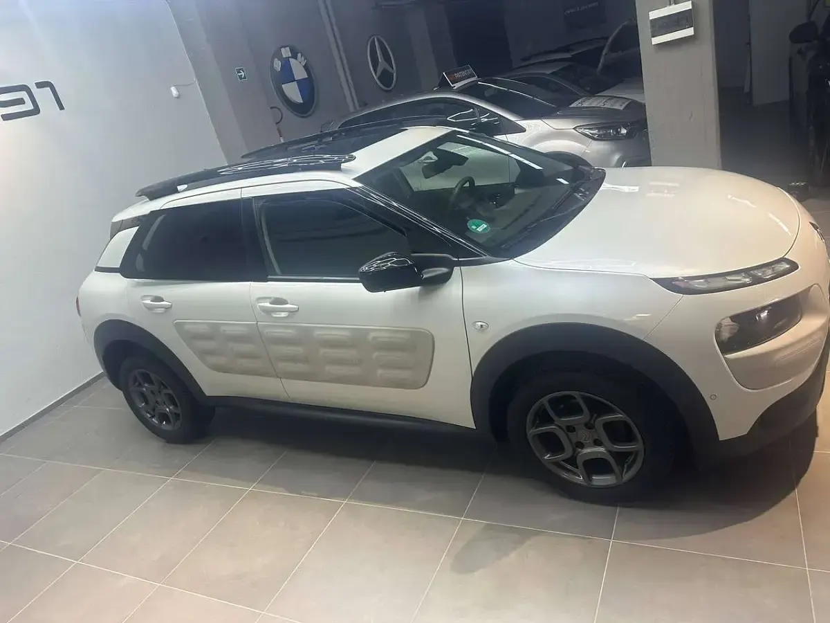 Usata Citroën C4 Shine 99 CV (72 kW) 2017 Perlato metallizzato SUV