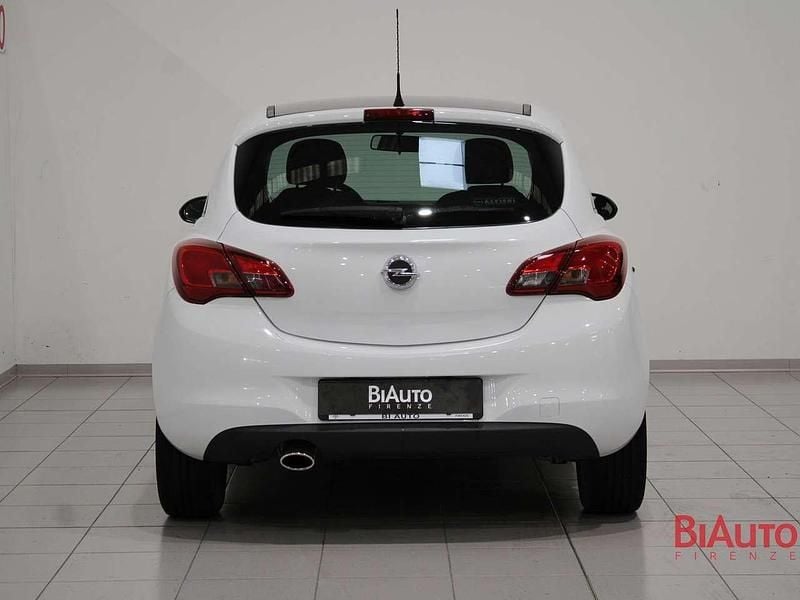 Usata Opel Corsa 90 CV (66 kW) 2015 Bianco Coupé