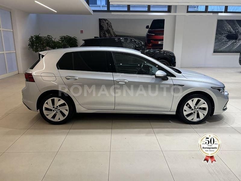 Usata VW Golf VIII Style 150 CV (110 kW) 2021 Argento Utilitaria