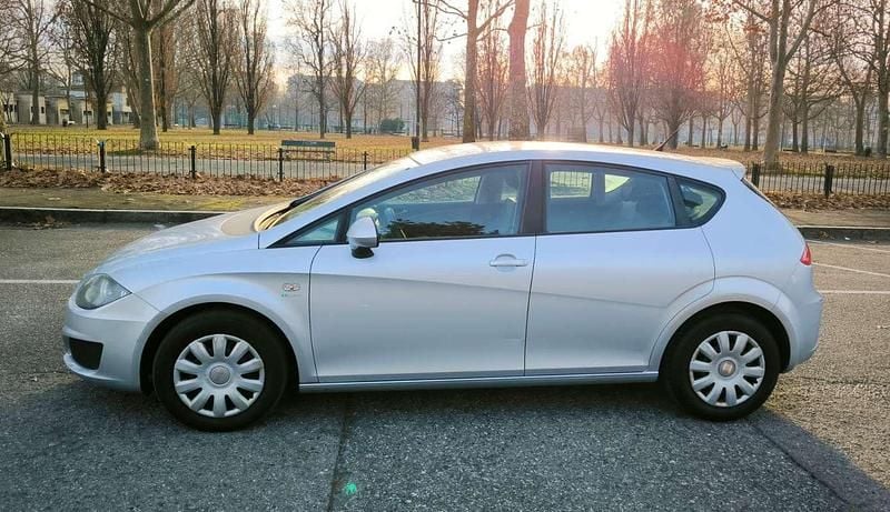 Usata Seat Leon Reference 86 CV (63 kW) 2010 Grigio Utilitaria