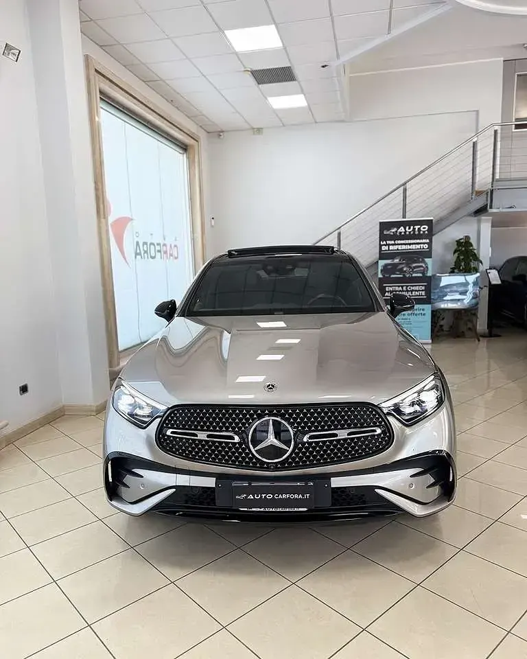 Usata Mercedes GLC220 AMG Line Premium Plus 197 CV (144 kW) 2023 Argento mojave SUV