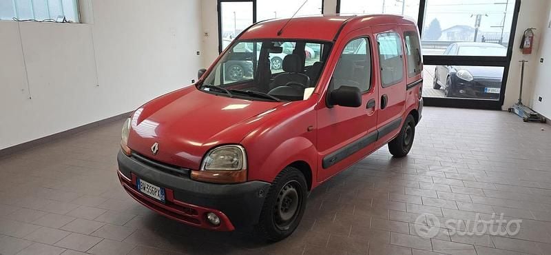 Usata Renault Kangoo 65 CV (47 kW) 2003 Rosso Monovolume