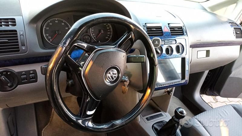 Usata VW Touran 2005 Blu Monovolume