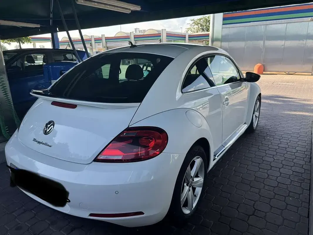 Usata VW Beetle 160 CV (117 kW) 2012 Bianco Utilitaria