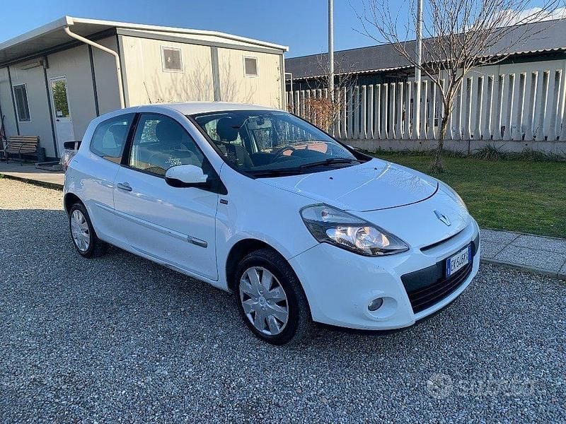 Usata Renault Clio IV 75 CV (55 kW) 2012 Bianco Utilitaria