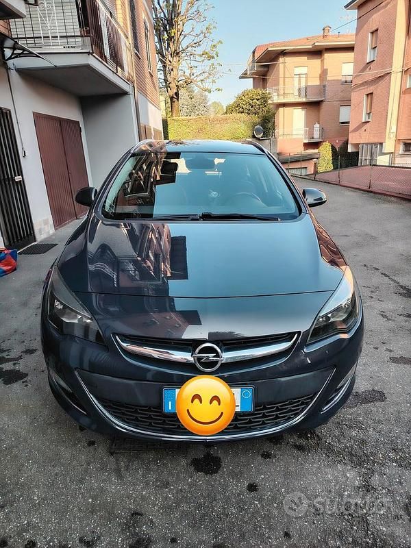 Usata Opel Astra Sport 110 CV (80 kW) 2015 Blu Station wagon