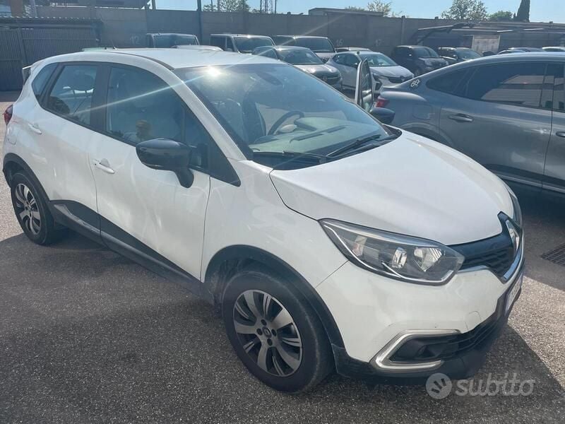 Usata Renault Captur Zen 90 CV (66 kW) 2017 Bianco SUV
