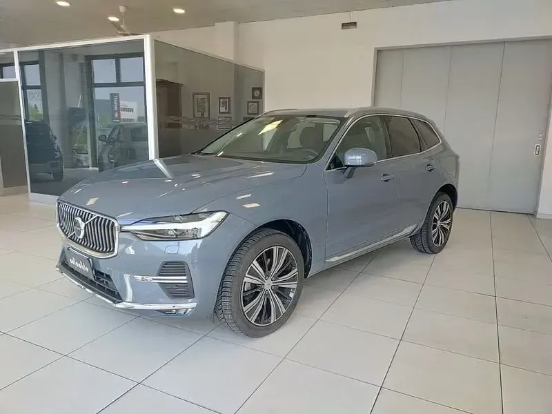 Usata Volvo XC60 Ultimate 235 CV (172 kW) 2023 Grigio scuro SUV