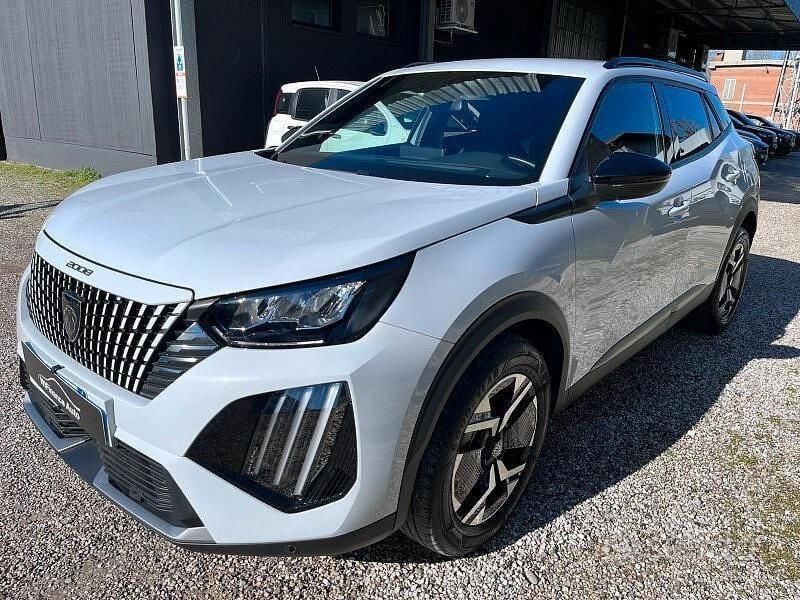 Usata Peugeot 2008 Allure 131 CV (96 kW) 2024 Bianco SUV