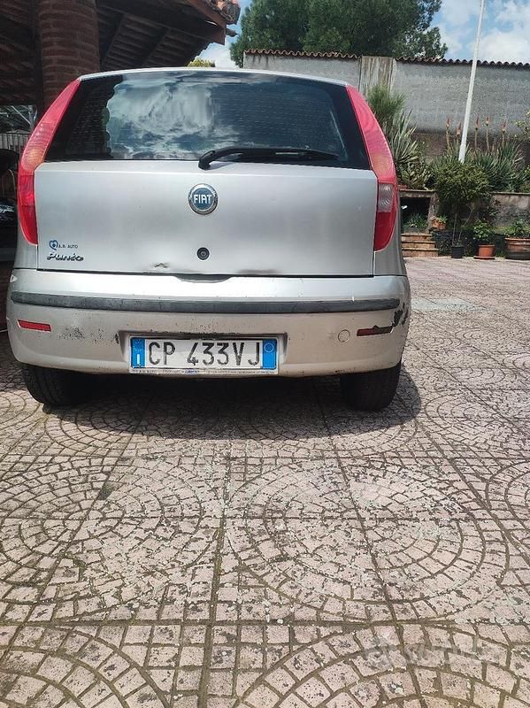 Usata Fiat Punto 60 CV (44 kW) 2005 Grigio Berlina