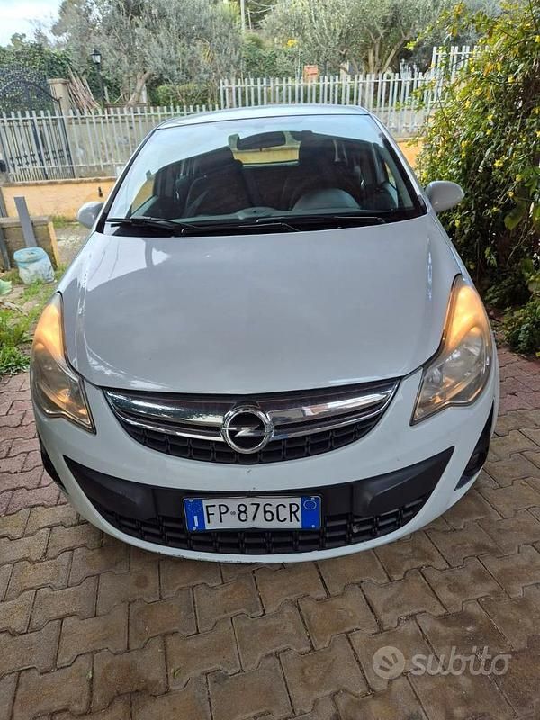Usado Opel Corsa 75 CV (55 kW) 2012 Blanco Utilitario