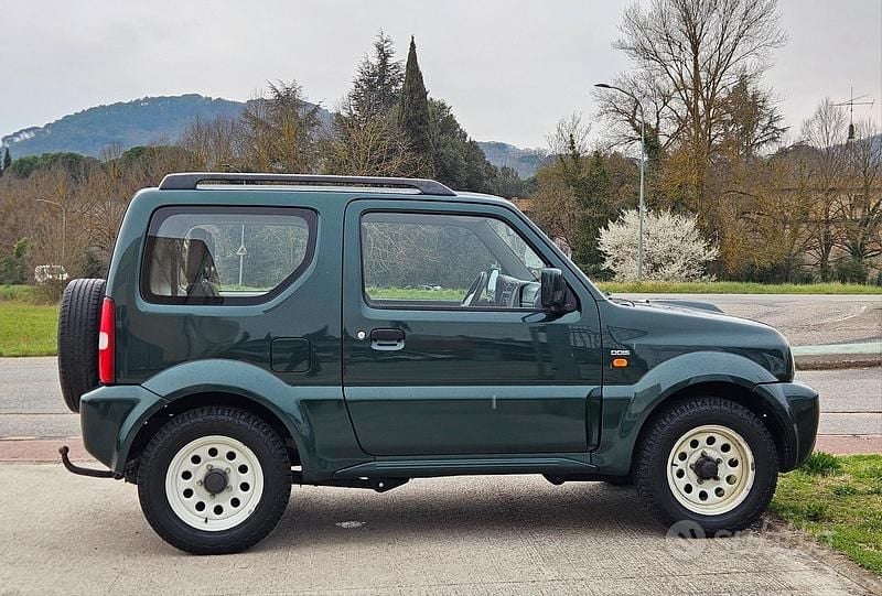 Usata Suzuki Jimny 86 CV (63 kW) 2008 Verde SUV