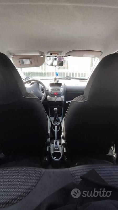 Blu Usata 2013 Peugeot 107 Due volumi | 5500 € (Buon prezzo) - Immagine 1/4