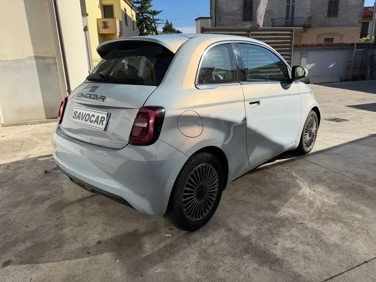 Usata Fiat 500e Passion 42 kW (58 CV) 2020 Blu/azzurro Utilitaria