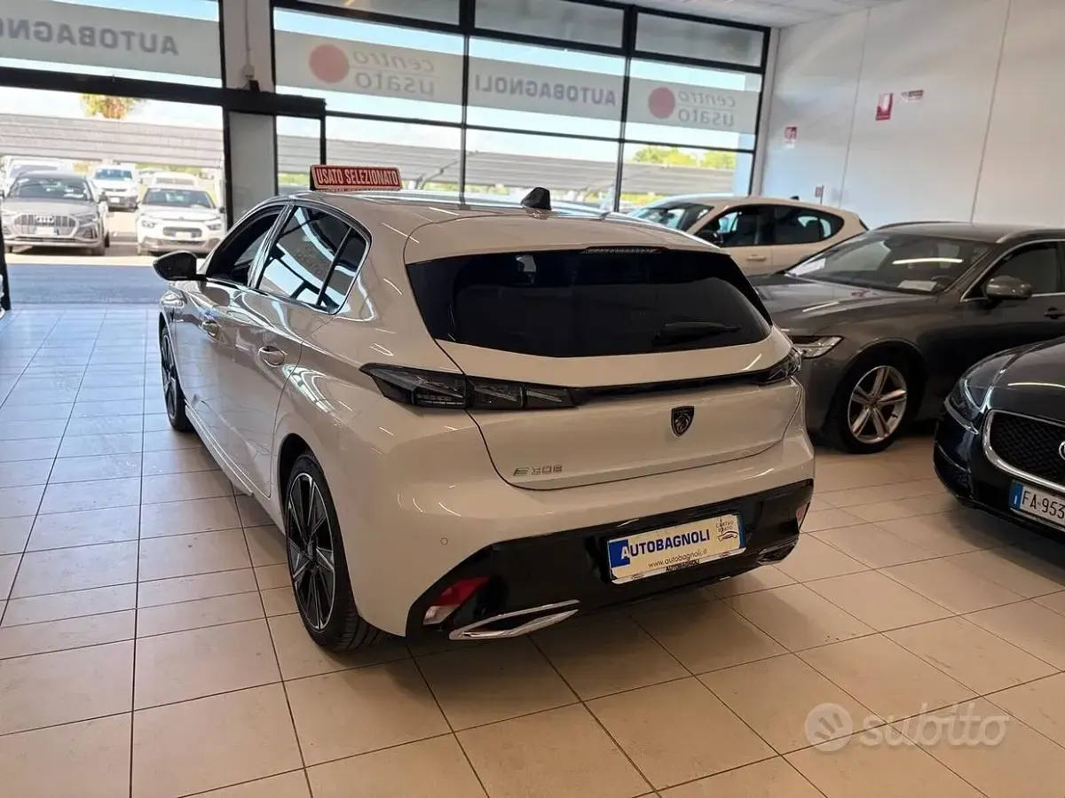 Usata Peugeot e-308 GT 61 kW (84 CV) 2025 Bianco Utilitaria
