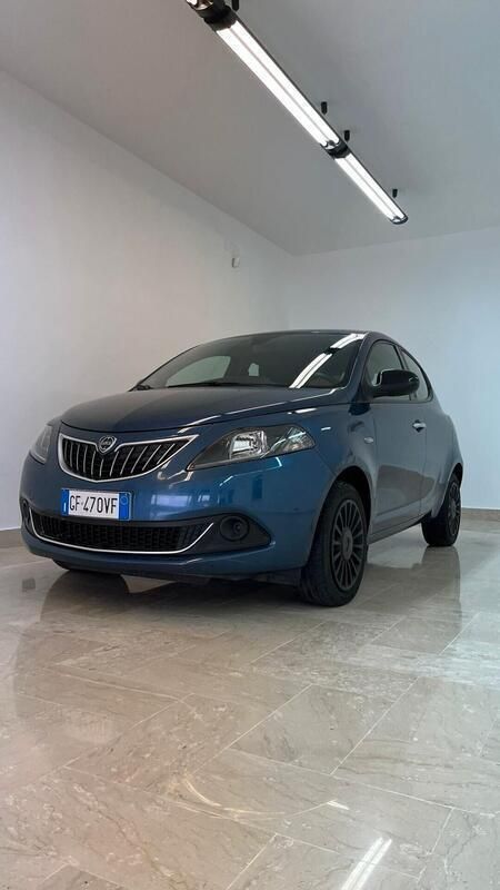 Blu Usata 2021 Lancia Ypsilon Silver Due volumi | 10.700 € (Buon prezzo) - Immagine 1/4